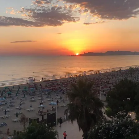 Sea & Sky View In Appartement Durrës