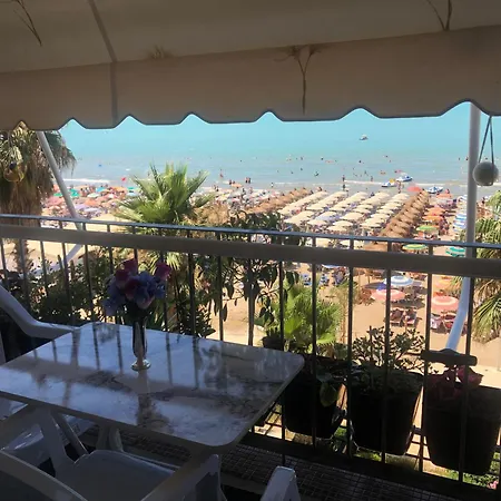 Apartment Beach-Front Awesome View In Durres *